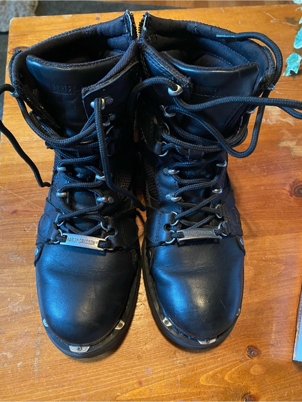 Harley-Davidson 8 1/2 Leather Motorcycle Boots with Metal Toe Caps and skulls